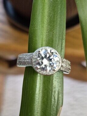 Plunder...Silver Halo Round-Cut Solitaire Ring - Sparkling Clear. NEW!